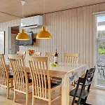 Feriehus Lovely In With Wifi