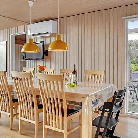 Feriehus Lovely In With Wifi