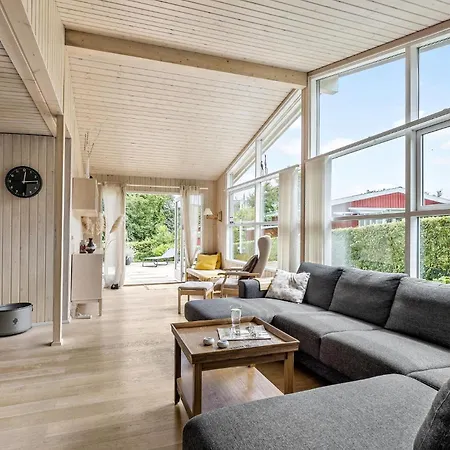 בית נופש Lovely In With Wifi *