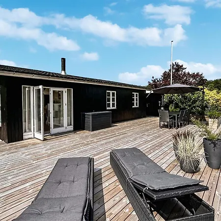 בית נופש Lovely In With Wifi